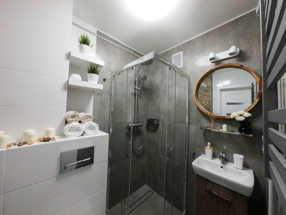 New Apartment - 300 M Town Hall - 3 Rooms - 7 People Вроцлав Екстериор снимка